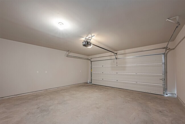 Building Photo - 1091 Lilly Ln