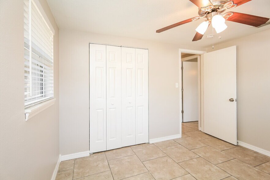 Building Photo - 10426 Syringa Ct