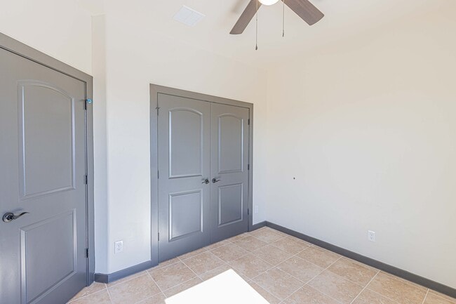 Building Photo - 9397 Senor Tedd Way