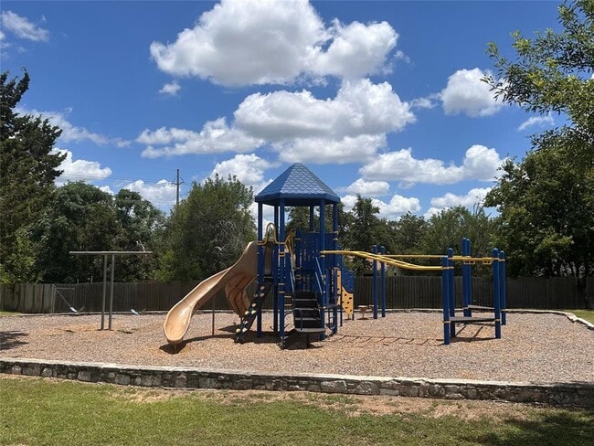Building Photo - 804 Lone Tree Ct