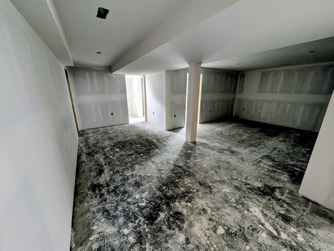 Building Photo - 128 Kelly Dr