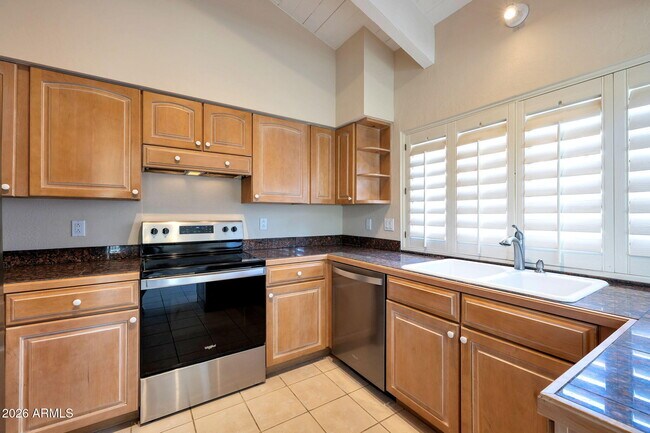 Building Photo - 5526 N 71st St