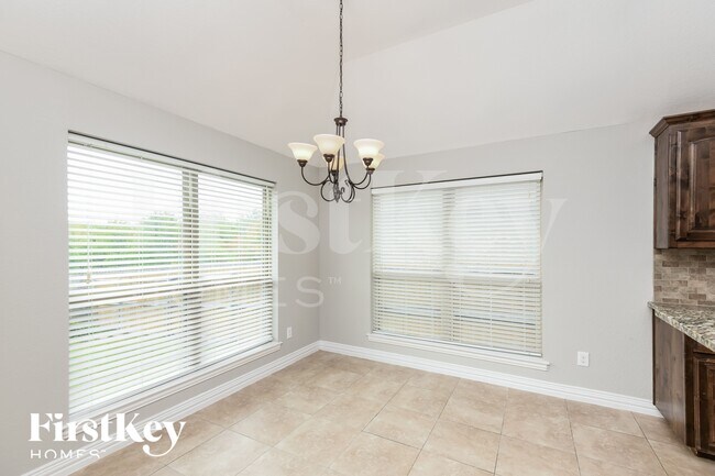 Building Photo - 612 Zachary Dr