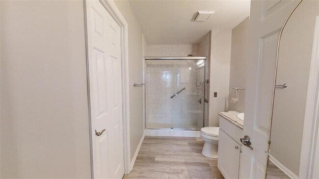 Building Photo - 300 Johnson Ferry Rd