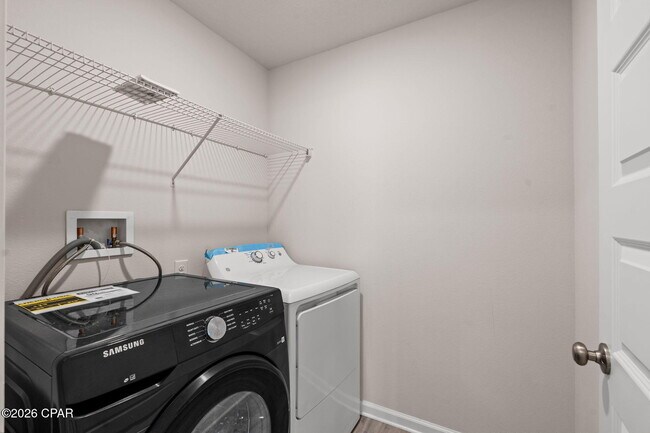 Building Photo - 6416 Bellavia Ln