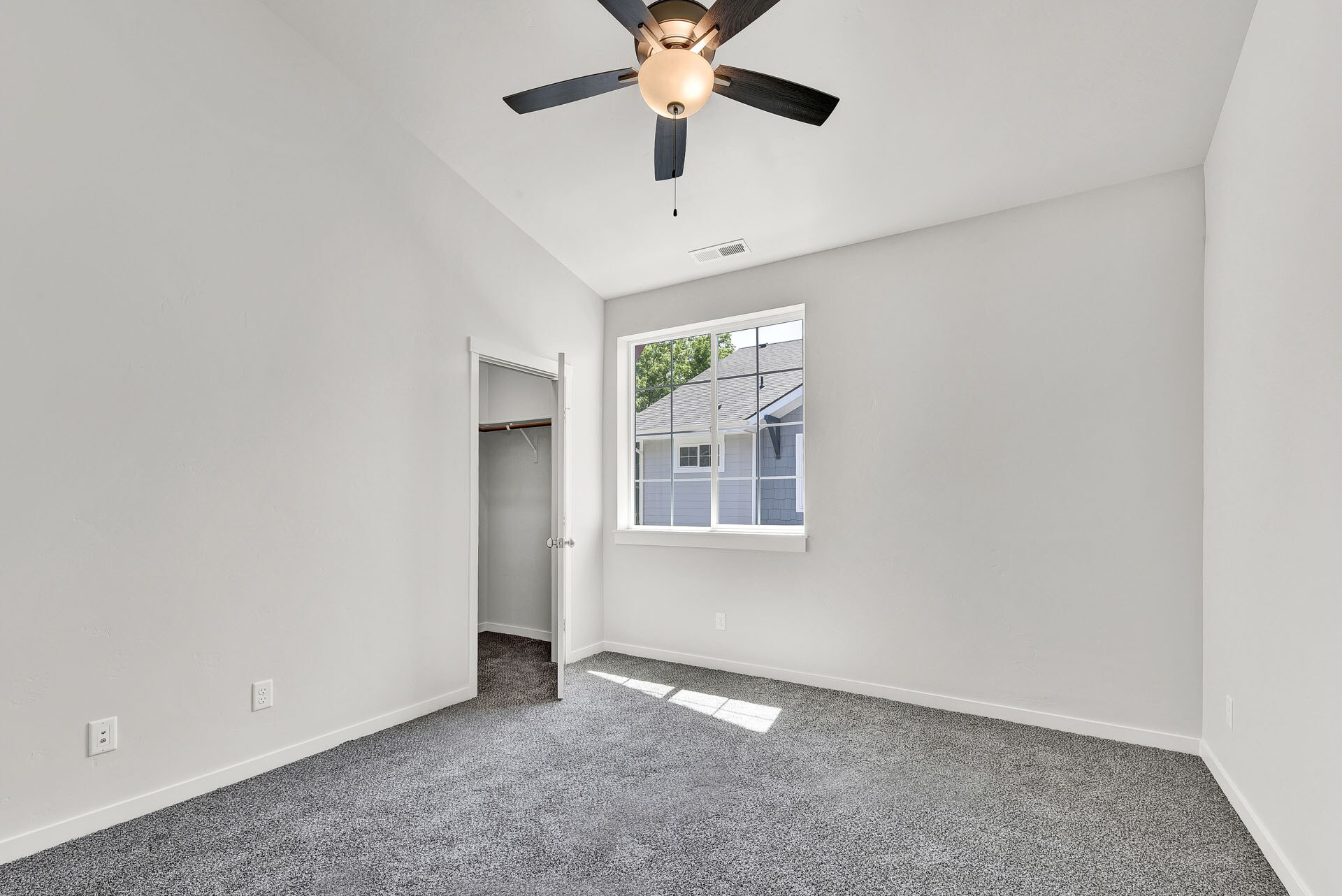 Building Photo - 4915 W Escalante Dr