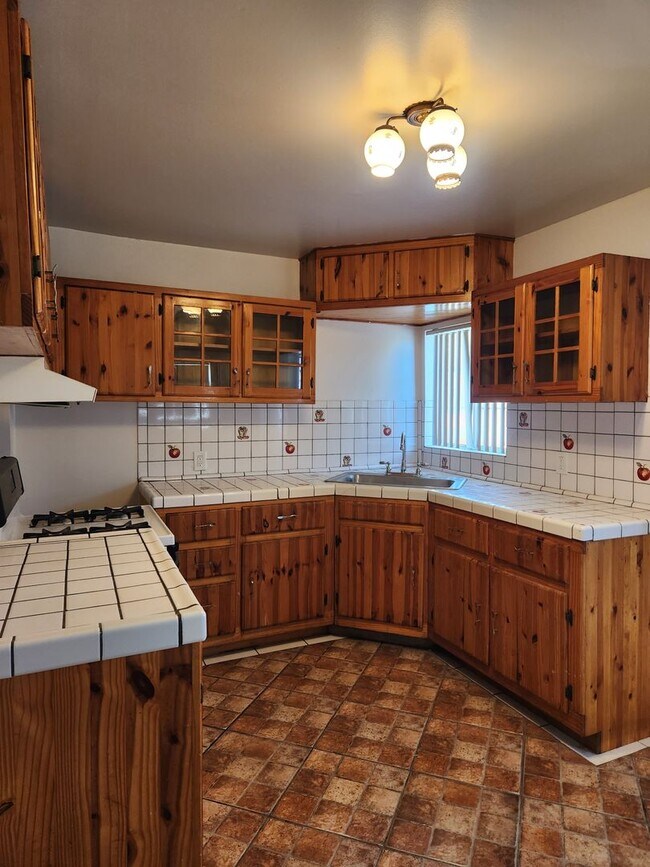 Building Photo - Bryant