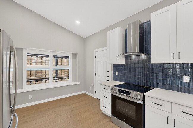 Building Photo - 4420 Seville Ln