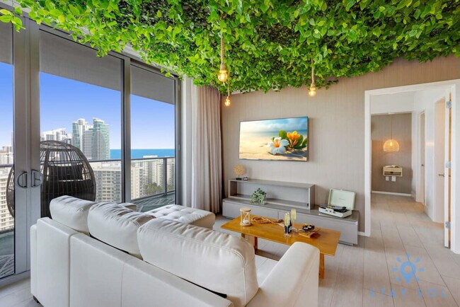 Building Photo - 4010 S Ocean Dr