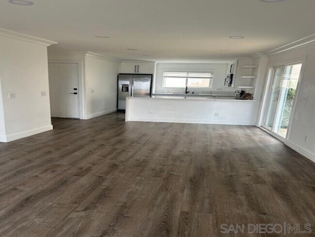 Building Photo - 6675 Paseo Del Norte