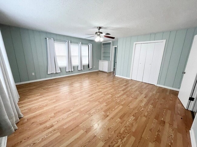 Building Photo - 1502 Bayou Shore Dr