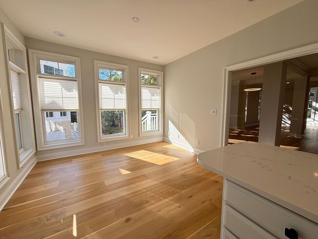 Building Photo - Available 2/1. GORGEOUS 3 BR/2.5 BA Home in Marais in Seaside Farms!