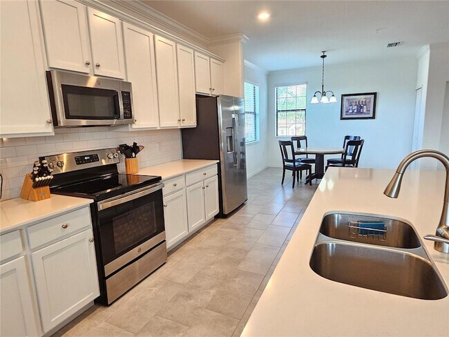 Building Photo - 10825 Tarflower Dr