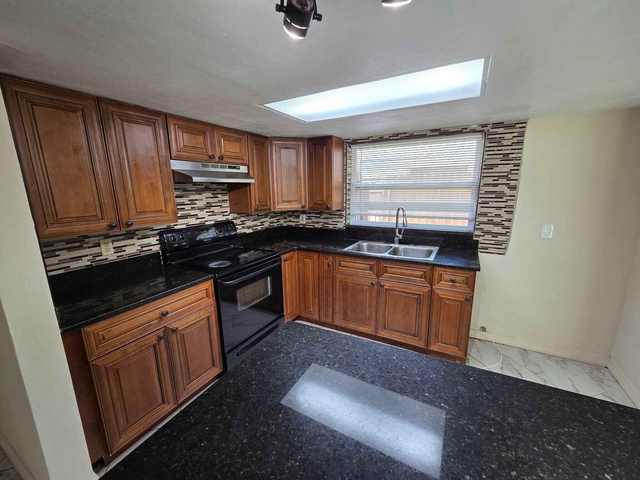 Building Photo - 9105 Hermitage Ln