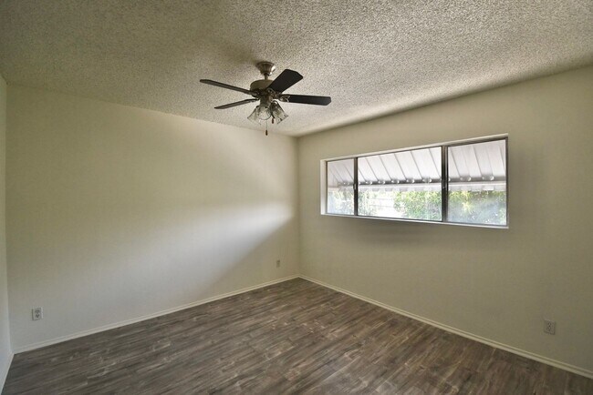 Building Photo - 5502 Corteen Pl