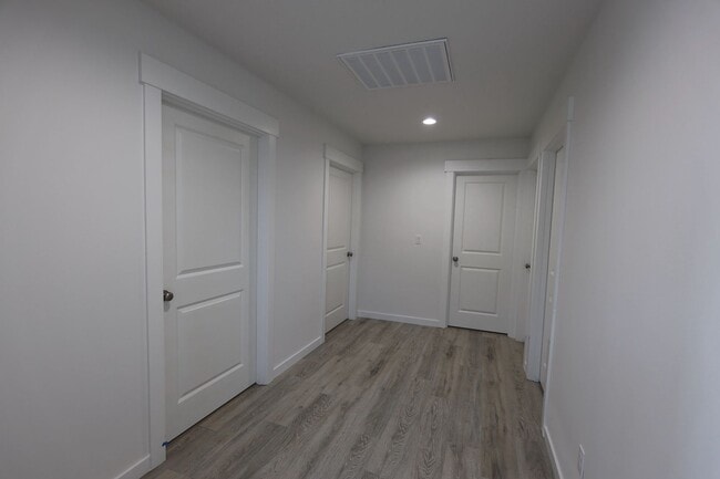 Building Photo - 2441-2443 Roll Tide Ct