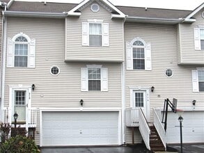 Building Photo - 518 Ten Point Ln