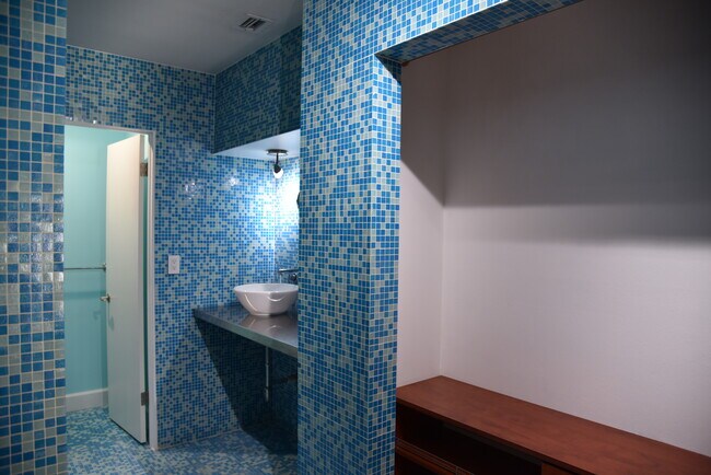 Building Photo - 15315 Loch Isle Dr W