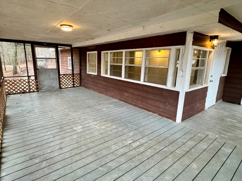 Building Photo - 575 Greenwood Lake Dr