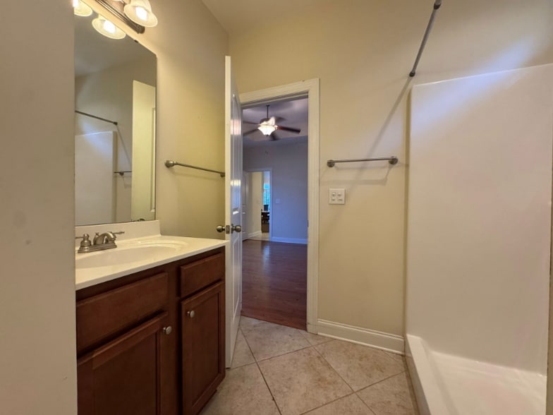 Building Photo - 1854 Juniper Dr