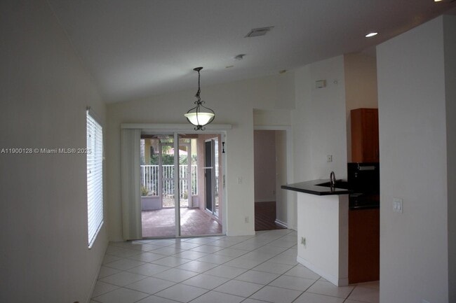 Building Photo - 1084 Golden Cane Dr