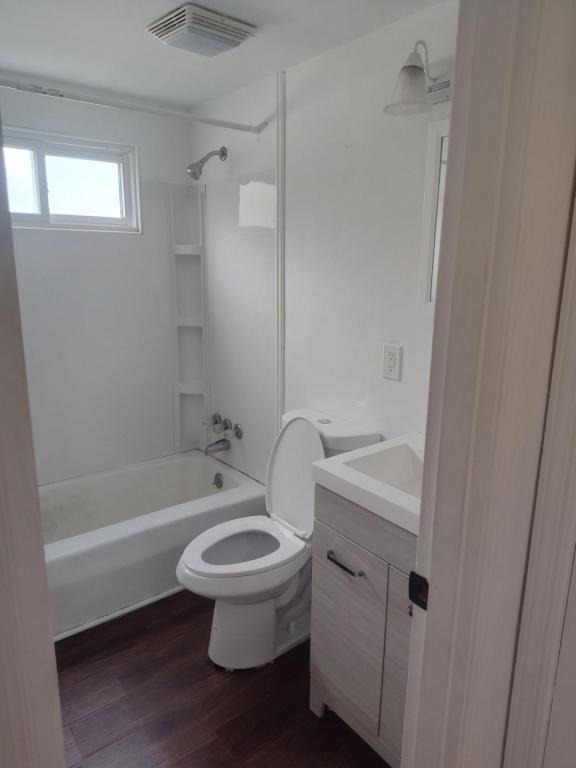 Building Photo - 109 N Russell St