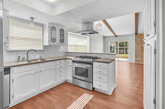 Building Photo - 16911 Jane Lynn Ln