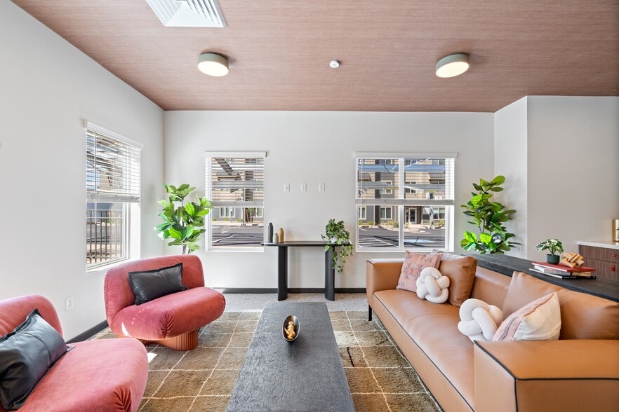 Primary Photo - Sierra on 66