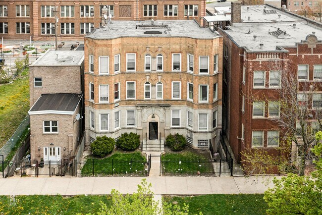 Building Photo - 819-21 S Independence Blvd Chicago, IL 60624