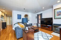 Building Photo - 18 E Springfield St