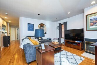 Building Photo - 18 E Springfield St