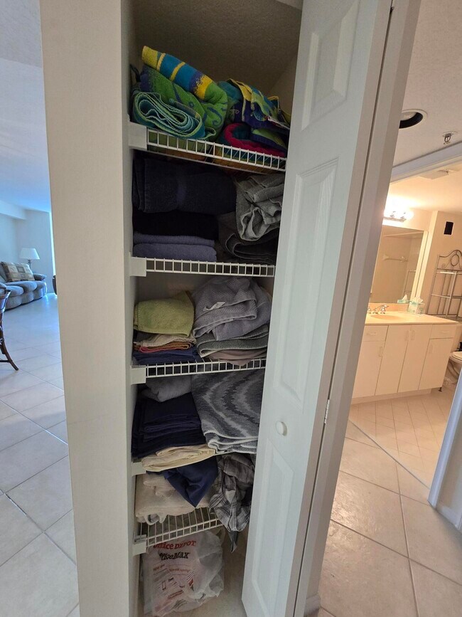 Building Photo - 12547 Imperial Isle Dr