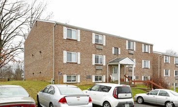 Building Photo - 100 Whitestown Village
