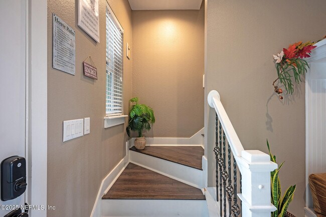 Building Photo - 3693 Lightview Ln