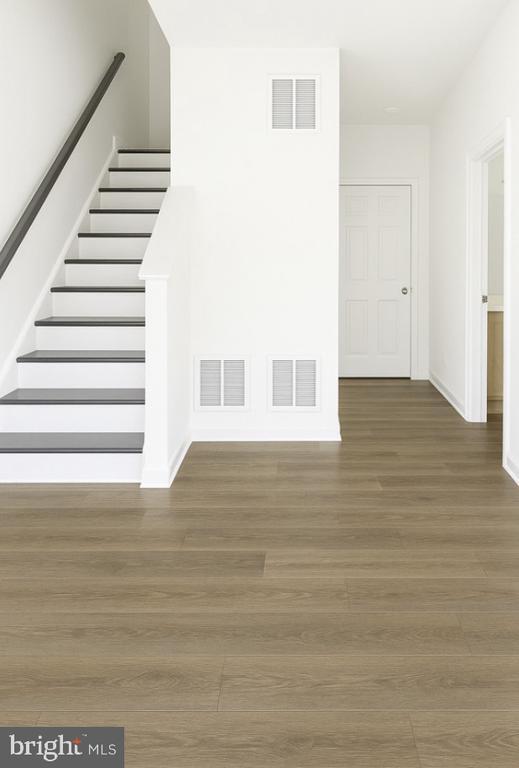 Building Photo - 6202 Davinci St