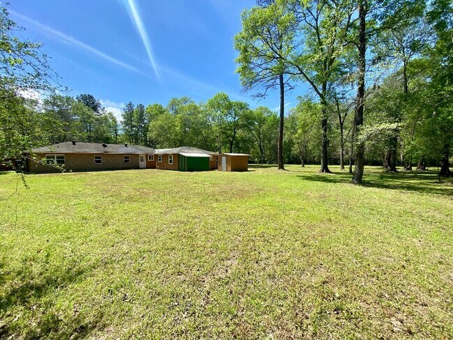 Building Photo - 10451 N Essex Dr