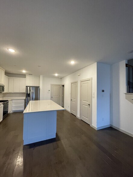 Building Photo - 1764 Thornton Dr