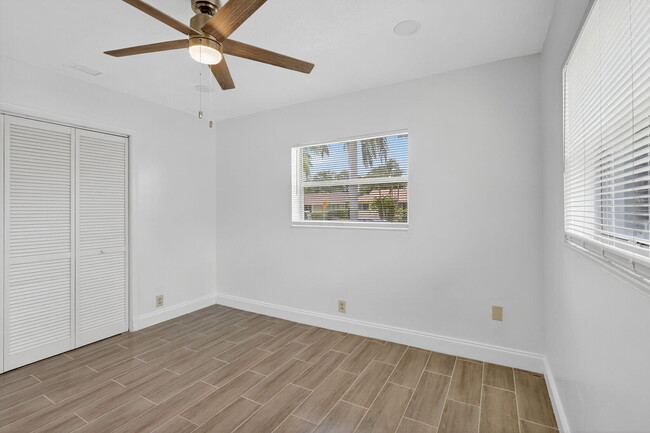 Building Photo - 600 S Mangonia Cir