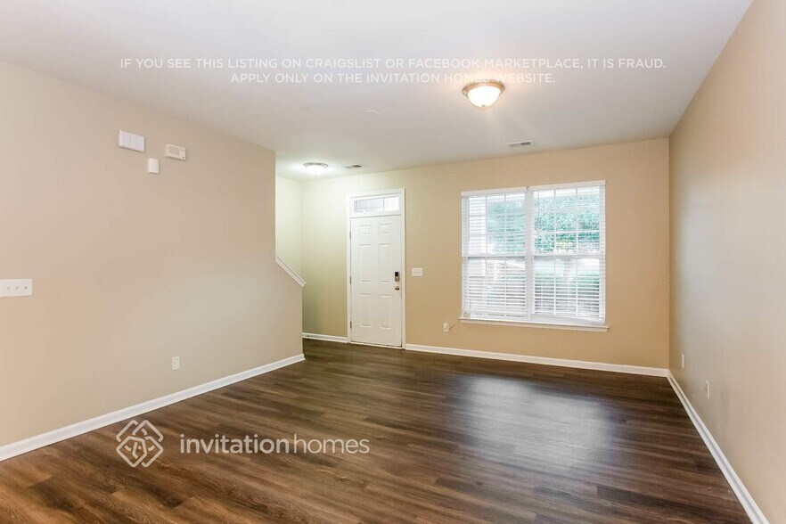 Building Photo - 3302 Streamside Dr