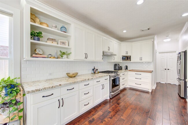 Building Photo - 12503 Whispering Sands Ct