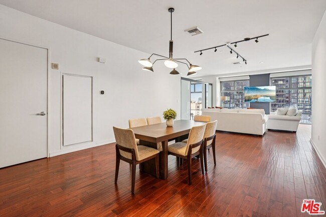 Building Photo - 801 S Grand Ave