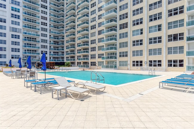 Building Photo - 3900 Galt Ocean Dr