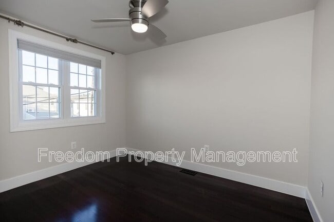 Building Photo - 102 Lynhaven Dr