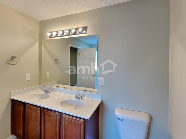 Building Photo - 3404 Boxelder Way