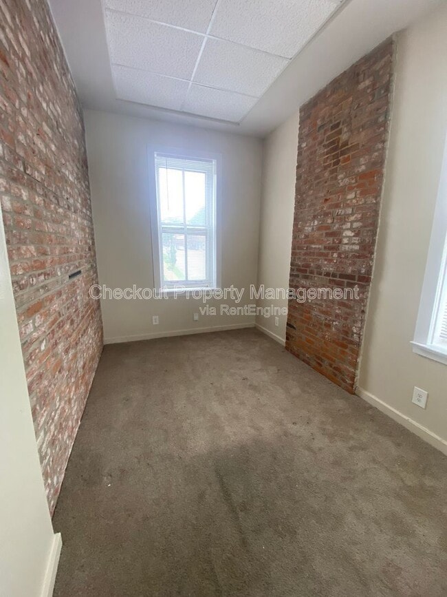 Building Photo - 2301 S 11th St