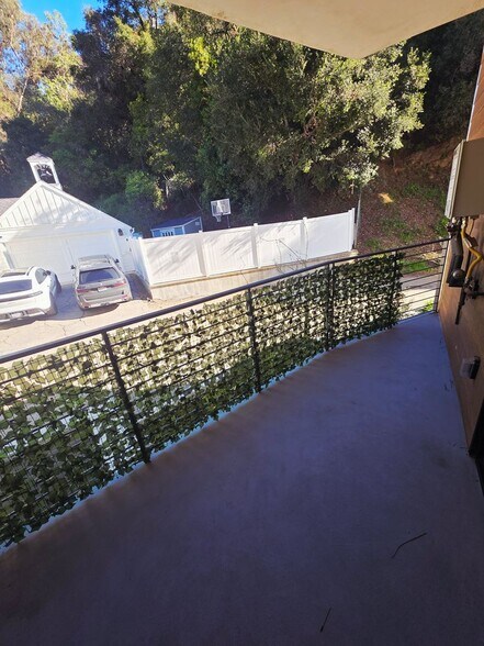 Building Photo - 862 Moraga Dr