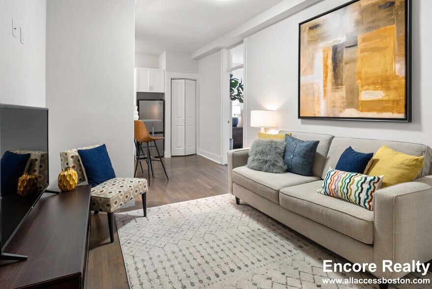 Building Photo - 81 Park Dr