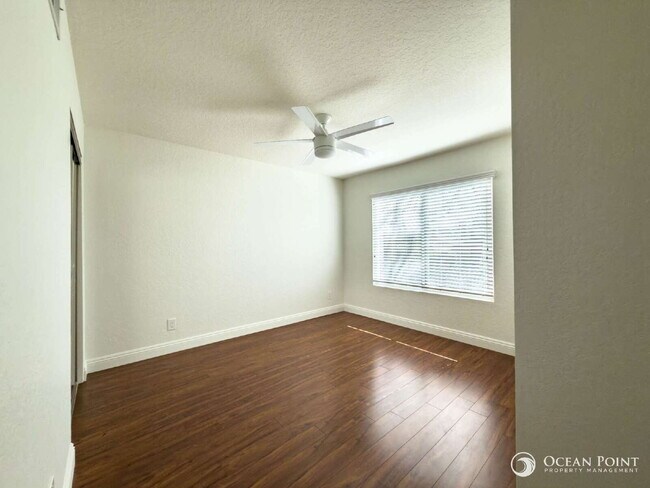 Building Photo - Spacious 2BD/2BA Condo in Camarillo!