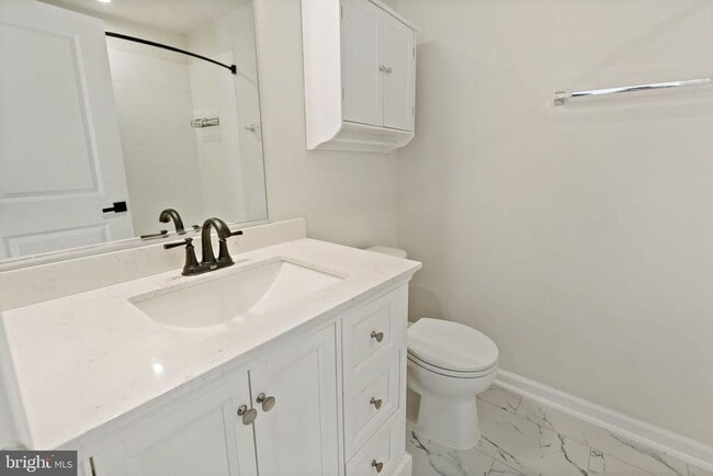 Building Photo - 66 National St