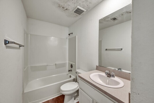 Building Photo - 11130 N Lake Mist Ln